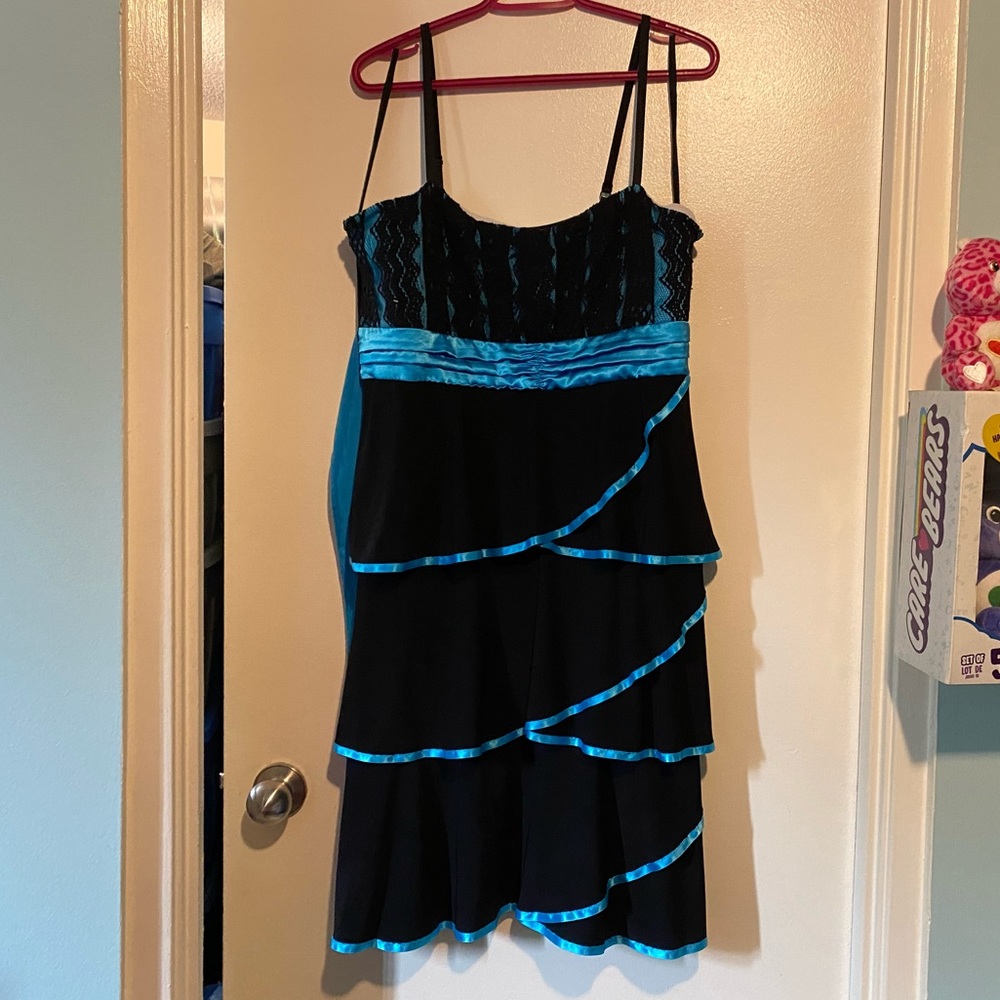 DEB PROM/FORMAL BLUE/BLACK LACE FRILLED DRESS